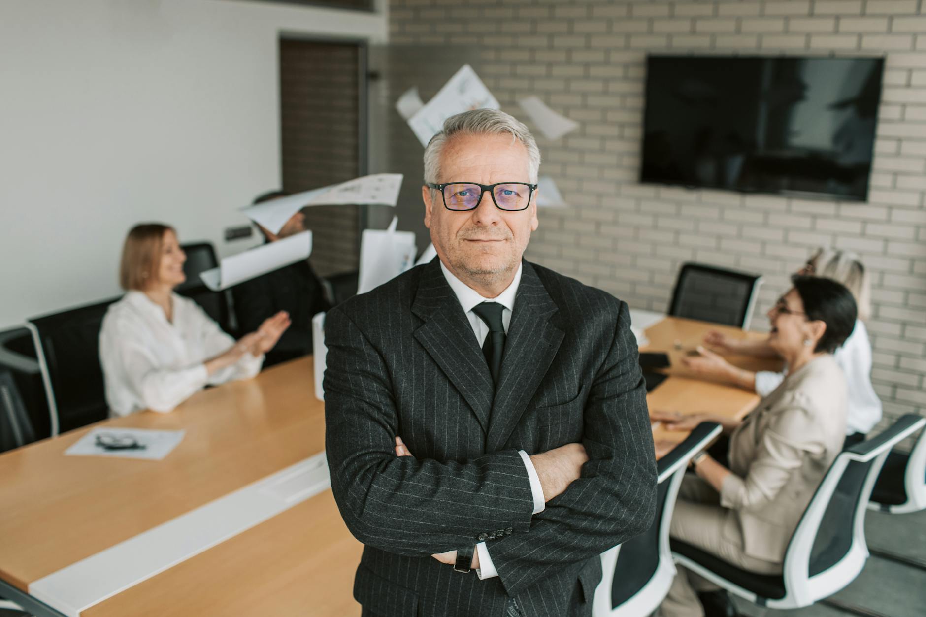 What Is a Fractional CMO & When Do Founders Need One?